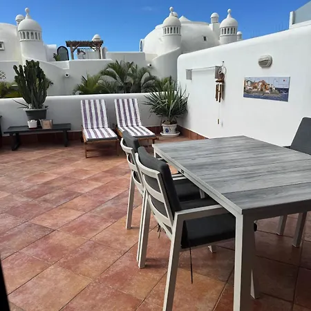 3 Bedroom, Heated Pool, Free Parking