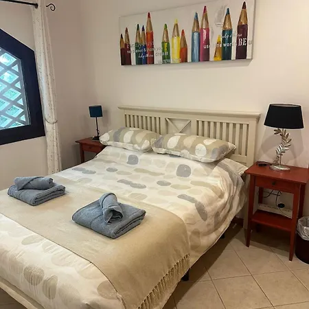 3 Bedroom, Heated Pool, Free Parking Appartement *