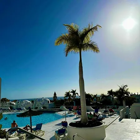 3 Bedroom, Heated Pool, Free Parking Apartman
