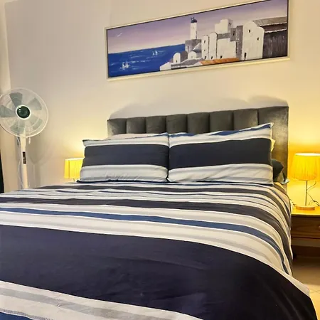 3 Bedroom, Heated Pool, Free Parking Costa Adeje (Tenerife)