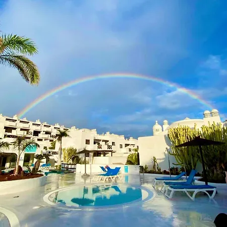 3 Bedroom, Heated Pool, Free Parking Apartman *